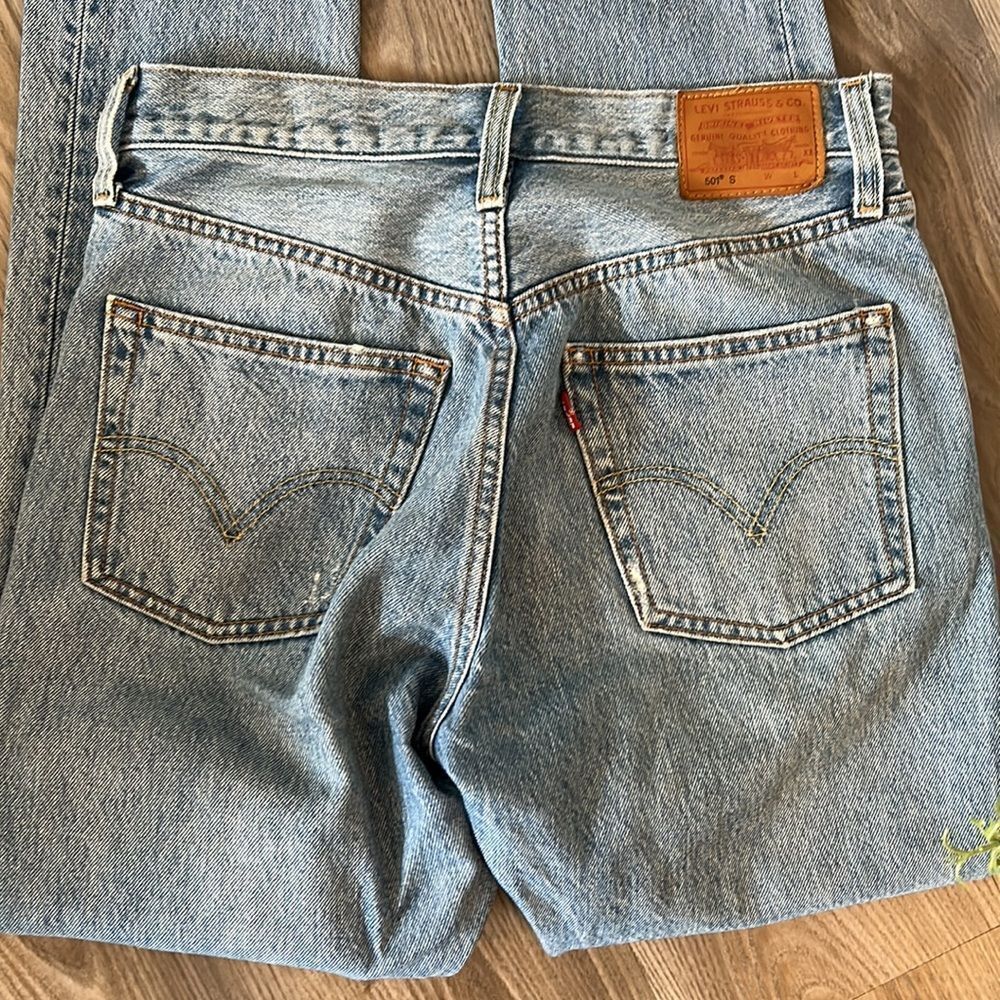 CLASSIC LEVIS 501 HIGH RISE SKINNY JEANS WITH DISTRESSING SIZE 26 - Picture 11 of 11